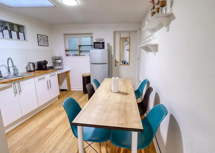 Vakantiehuis La Maison Pop I Parking Gratuit I Amiens Centre I 6 Personnes *